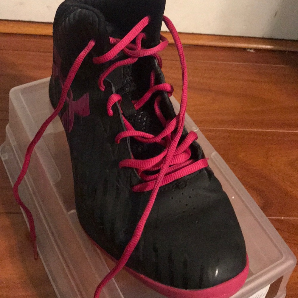 Black and pink basketball shoes